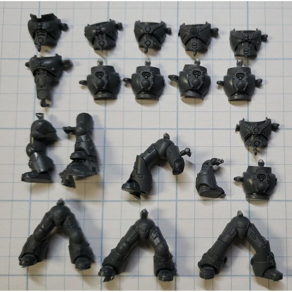 Warhammer 40k Space Marines Bits Devastator Engraved Torso Legs Sets - Picture 1 of 5